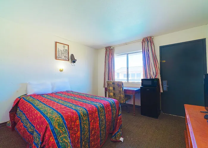Castle Inn & Suites By Oyo Chickasha