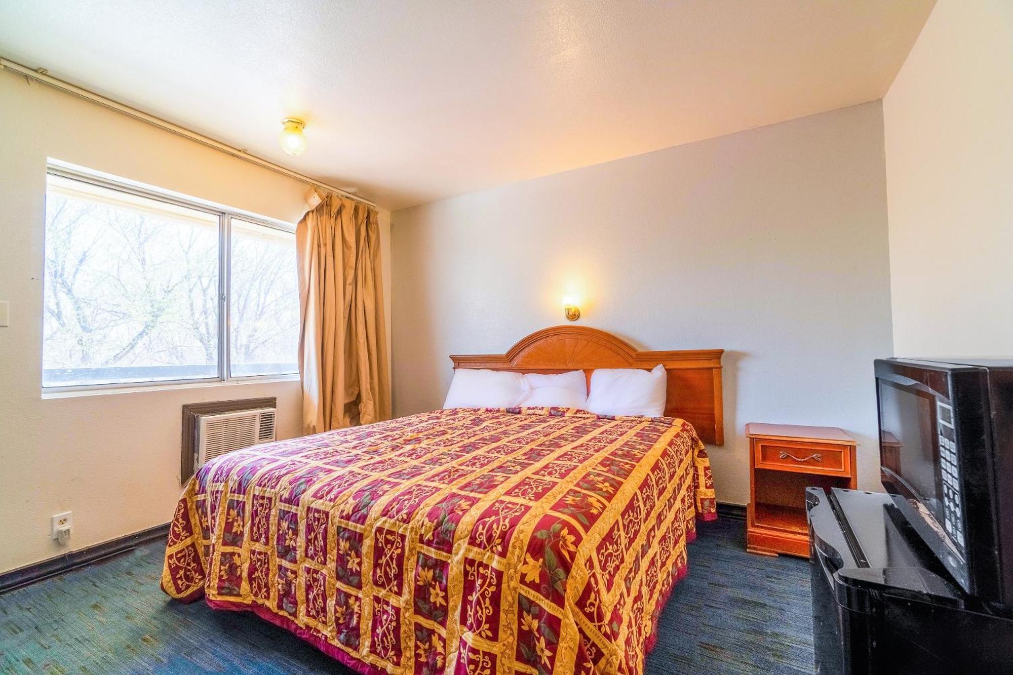 Motel Castle & By Oyo Chickasha