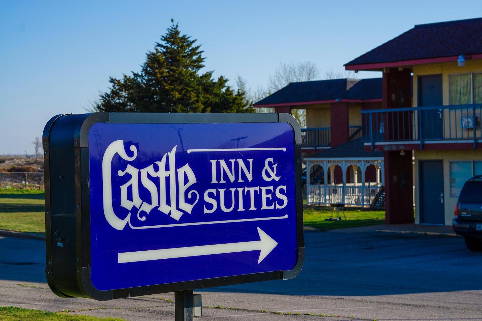 Motel Castle & By Oyo