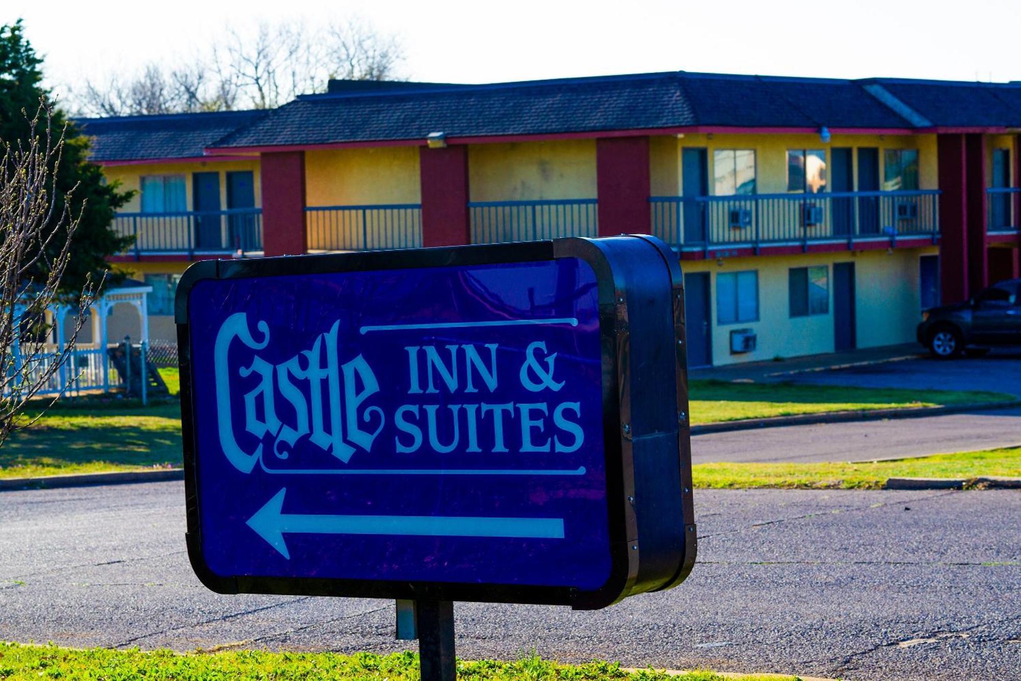 Motel Castle & By Oyo
