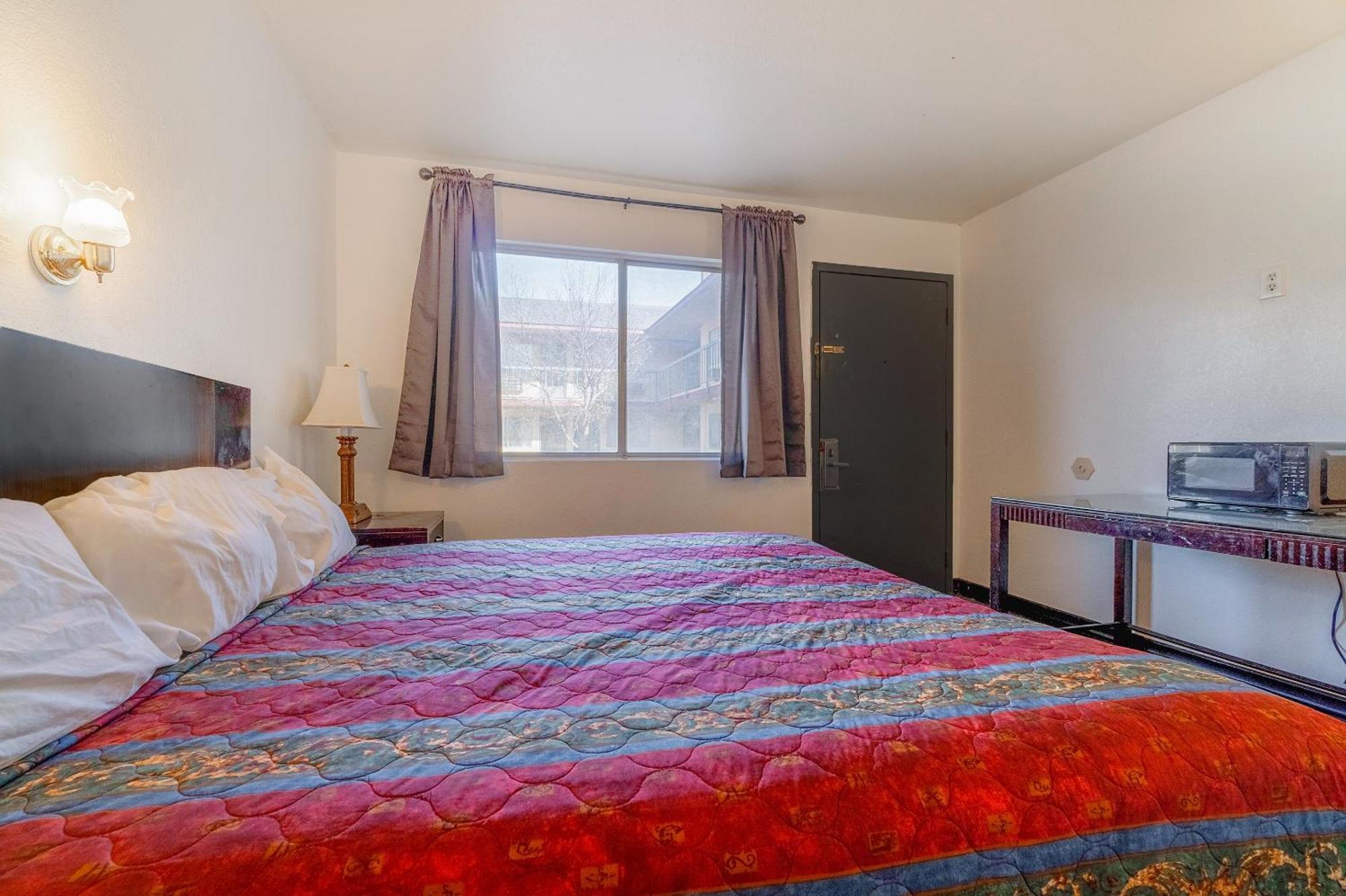 Castle & By Oyo Motel 2*