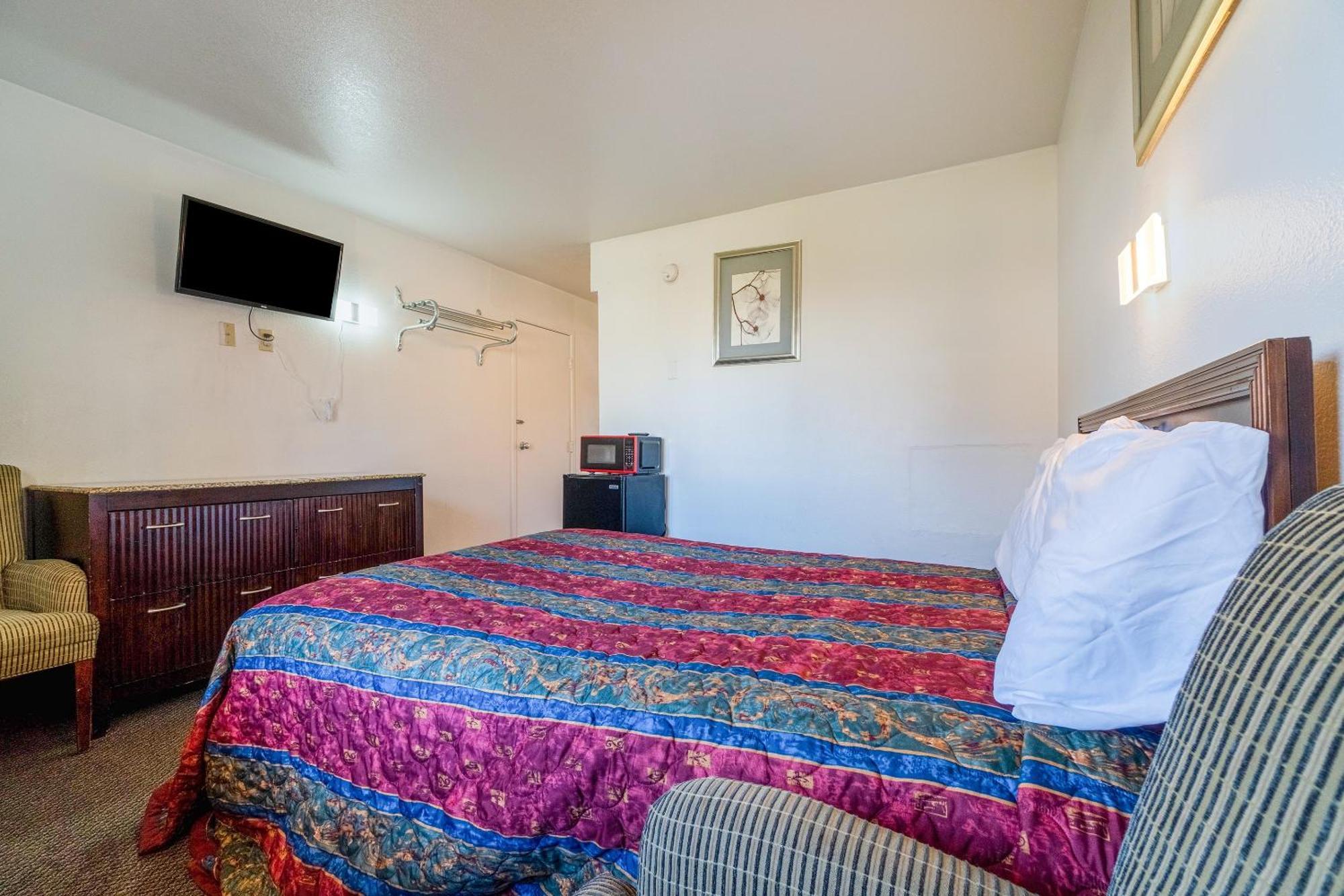 Castle & By Oyo Motel 2*