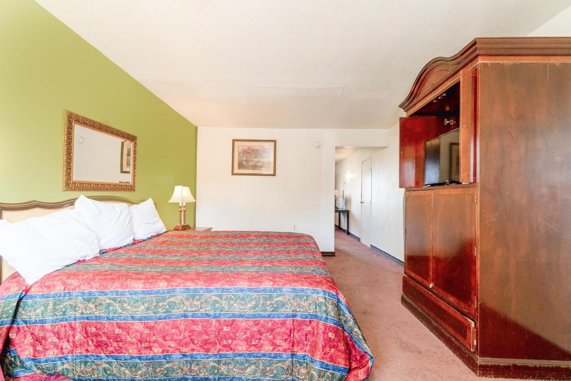 Motel Castle & By Oyo Chickasha